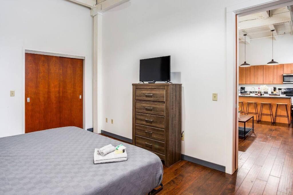 로체스터 Centric Ny Style Loft W/King Bed 아파트 외부 사진